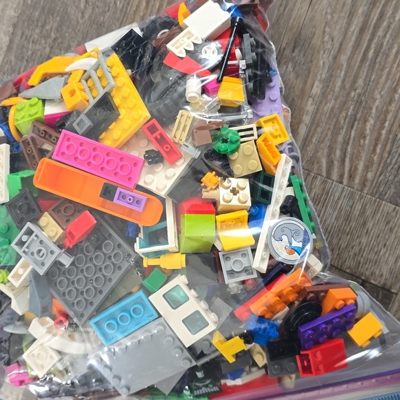 LEGO Mystery Grab Bag of Assorted Lego's| Mystery Bag #22​ - Picture 8 of 10